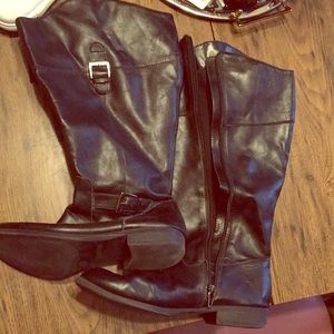 Size 8 wide calf boots.